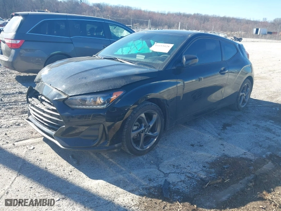 2019 Hyundai Veloster 2.0 with VIN KMHTG6AF9KU003825, listed as a IAAI auction lot 41693028 with 43,878 mi miles. Bid and sale history available at carsss.com. Image 17.