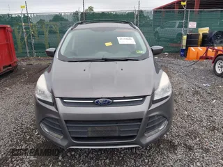 2013 Ford Escape SE z VIN 1FMCU9GX2DUA85071, wystawiony jako IAAI lot #42518686 z przebiegiem 159 157 mil mil oraz . Historia ofert i sprzedaży dostępna na DreamBid. Obrazek 6.