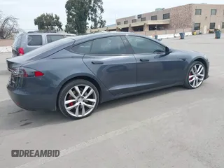 2016 Tesla Model S 90D с VIN 5YJSA1E40GF172502, выставлен на аукционе IAAI как лот 41841406 с пробегом 83 660 миль миль и . История ставок и продаж доступна на DreamBid. Изображение 4.
