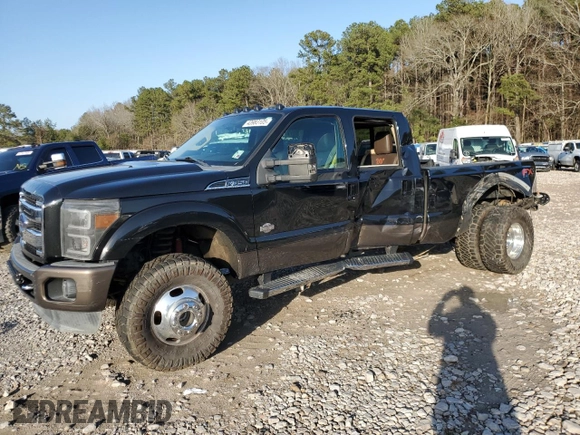 2015 Ford F-350 Lariat with VIN 1FT8W3DT3FEB28770, listed as a Copart auction lot 43983105 with 112,762 mi miles and Salvage title. Bid and sale history available at DreamBid. Image 1.