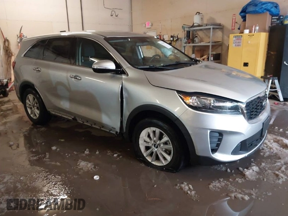 2020 Kia Sorento LX V6 with VIN 5XYPGDA53LG647938, listed as a IAAI auction lot 41541659 with 75,161 mi miles. Bid and sale history available at carsss.com. Image 1.