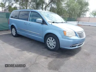 2013 Chrysler Town & Country Touring z VIN 2C4RC1BGXDR774220, wystawiony jako IAAI lot #42369320 z przebiegiem 178 410 mil mil oraz . Historia ofert i sprzedaży dostępna na DreamBid. Obrazek 1.