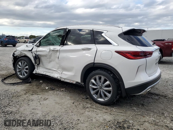 2022 Infiniti QX50 LUXE with VIN 3PCAJ5BA1NF107362, listed as a Copart auction lot 42688895 with 26,666 mi miles and Non Repairable. Bid and sale history available at carsss.com. Image 2.