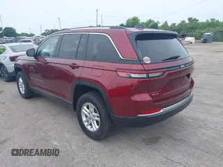 2023 Jeep Grand Cherokee Altitude with VIN 1C4RJHAG2P8108436, listed as a IAAI auction lot 42557174 with 28,015 mi miles and . Bid and sale history available at DreamBid. Image 3.