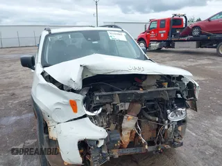 2022 Jeep Renegade Latitude with VIN ZACNJDB18NPN89443, listed as a IAAI auction lot 42161861 with 98,914 mi miles and . Bid and sale history available at DreamBid. Image 13.