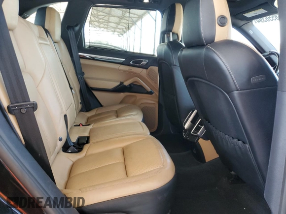 2018 Porsche Cayenne S z VIN WP1AB2A20JLA60448, wystawiony jako Copart lot #68556394 z przebiegiem 58 681 mil mil oraz Szkoda całkowita • Salvage title. Historia ofert i sprzedaży dostępna na DreamBid. Obrazek 11.