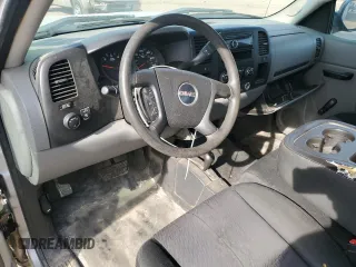 2010 GMC Sierra 1500 with VIN 1GTSKTE38AZ236366, listed as a Copart auction lot 49142155 with 199,147 mi miles and Salvage Title. Bid and sale history available at DreamBid. Image 8.