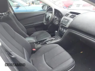 2011 Mazda Mazda6 i Sport with VIN 1YVHZ8BH7B5M09039, listed as a IAAI auction lot 41917414 with 134,688 mi miles. Bid and sale history available at carsss.com. Image 5.