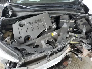 2019 Toyota C-HR XLE z VIN JTNKHMBX9K1026091, wystawiony jako Copart lot #50811835 z przebiegiem 86 424 mil mil oraz Szkoda całkowita • Salvage title. Historia ofert i sprzedaży dostępna na DreamBid. Obrazek 11.