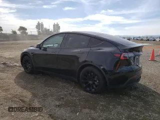 2021 Tesla Model Y Long Range with VIN 5YJYGAEE9MF137910, listed as a Copart auction lot 81921303 with 47,397 mi miles and Salvage Title. Bid and sale history available at DreamBid. Image 2.