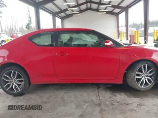 2015 Scion tC z VIN JTKJF5C71FJ008872, wystawiony jako IAAI lot #41664672 z przebiegiem 119 142 mil mil oraz . Historia ofert i sprzedaży dostępna na DreamBid. Obrazek 13.