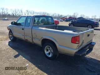 2003 Chevrolet S-10 with VIN 1GCCS19H438100436, listed as a IAAI auction lot 41891848 with 117,907 mi miles and . Bid and sale history available at DreamBid. Image 3.