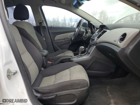 2013 Chevrolet Cruze LS with VIN 1G1PA5SHXD7150053, listed as a Copart auction lot 53801125 with 184,050 mi miles and Clean Title. Bid and sale history available at carsss.com. Image 7.