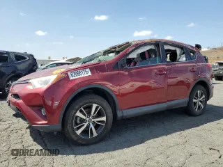 2018 Toyota RAV4 XLE z VIN 2T3WFREV4JW468540, wystawiony jako Copart lot #62066175 z przebiegiem 74 954 mil mil oraz Szkoda całkowita • Salvage title. Historia ofert i sprzedaży dostępna na DreamBid. Obrazek 1.