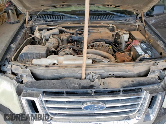 2007 Ford Explorer Sport Trac XLT z VIN 1FMEU31K57UA64013, wystawiony jako Copart lot #57179715 z przebiegiem 268 877 mil mil oraz Czysty tytuł • Clean title. Historia ofert i sprzedaży dostępna na DreamBid. Obrazek 11.