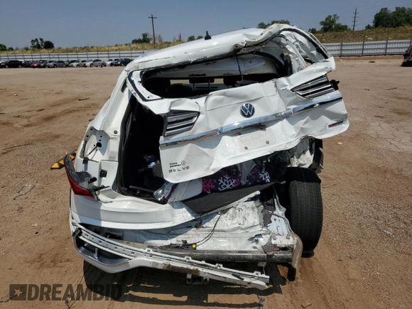 2022 Volkswagen Atlas SEL R-Line z VIN 1V2SE2CA1NC201341, wystawiony jako Copart lot #64889124 z przebiegiem 44 939 mil mil oraz Szkoda całkowita • Salvage title. Historia ofert i sprzedaży dostępna na DreamBid. Obrazek 6.