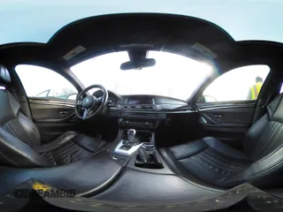 2015 BMW M5 z VIN WBSFV9C53FD594181, wystawiony jako IAAI lot #41761355 z przebiegiem Nie podano mil oraz . Historia ofert i sprzedaży dostępna na DreamBid. Obrazek 18.