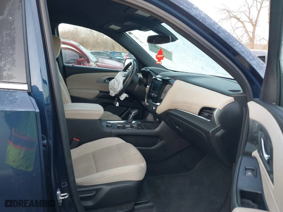 2022 Chevrolet Traverse LS with VIN 1GNERFKW1NJ153821, listed as a IAAI auction lot 41225003 with 51,957 mi miles. Bid and sale history available at carsss.com. Image 5.
