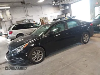 2016 Hyundai Sonata SE z VIN 5NPE24AF5GH260658, wystawiony jako IAAI lot #41884896 z przebiegiem 127 645 mil mil oraz . Historia ofert i sprzedaży dostępna na DreamBid. Obrazek 17.
