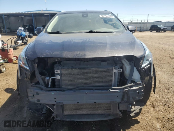 2017 Cadillac XT5 Premium Luxury AWD z VIN 1GYKNERS6HZ218926, wystawiony jako Copart lot #53151465 z przebiegiem 87 244 mil mil oraz Szkody całkowita. Historia ofert i sprzedaży dostępna na DreamBid. Obrazek 5.
