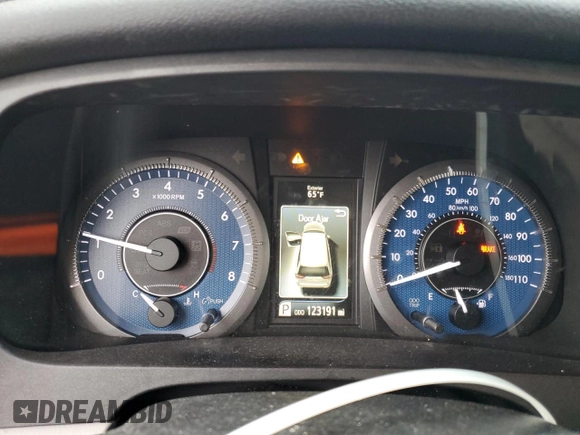 2017 Toyota Sienna XLE with VIN 5TDDZ3DC4HS187233, listed as a Copart auction lot 60227715 with 123,191 mi miles and Salvage title. Bid and sale history available at DreamBid. Image 9.