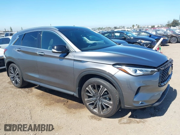 2021 Infiniti QX50 Luxe z VIN 3PCAJ5BA2MF111323, wystawiony jako IAAI lot #42218711 z przebiegiem 27 864 mil mil oraz . Historia ofert i sprzedaży dostępna na DreamBid. Obrazek 1.