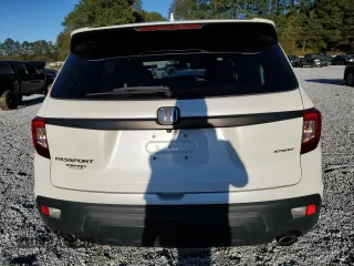 2019 Honda Passport Sport with VIN 5FNYF7H20KB004246, listed as a Copart auction lot 81797484 with 65,624 mi miles and Salvage Title. Bid and sale history available at carsss.com. Image 6.