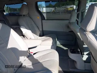 2012 Toyota Sienna XLE z VIN 5TDDK3DC6CS044409, wystawiony jako IAAI lot #42409389 z przebiegiem 231 567 mil mil oraz . Historia ofert i sprzedaży dostępna na DreamBid. Obrazek 8.
