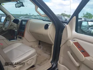 2006 Ford Explorer Eddie Bauer z VIN 1FMEU74E46UA44430, wystawiony jako IAAI lot #42300632 z przebiegiem 167 244 mil mil oraz . Historia ofert i sprzedaży dostępna na DreamBid. Obrazek 5.