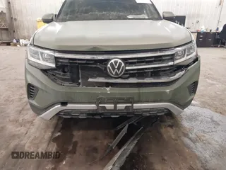 2022 Volkswagen Atlas SE with VIN 1V2KC2CA3NC207745, listed as a IAAI auction lot 41588761 with 99,206 mi miles and . Bid and sale history available at DreamBid. Image 6.