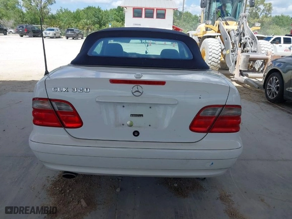 2002 Mercedes-Benz CLK-Class with VIN WDBLK65G72T110575, listed as a IAAI auction lot 41950872 with 171,928 mi miles. Bid and sale history available at carsss.com. Image 16.
