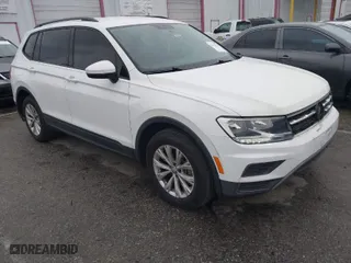 2019 Volkswagen Tiguan S with VIN 3VV1B7AX7KM018189, listed as a IAAI auction lot 41741924 with 61,740 mi miles. Bid and sale history available at carsss.com. Image 1.