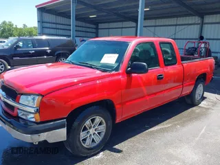 2004 Chevrolet Silverado 1500 LS with VIN 1GCEC19V64Z118718, listed as a IAAI auction lot 42048171 with 232,149 mi miles. Bid and sale history available at carsss.com. Image 2.