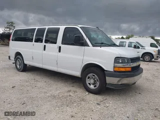 2018 Chevrolet Express Passenger LT with VIN 1GAZGPFG7J1334935, listed as a IAAI auction lot 41697084 with 72,571 mi miles. Bid and sale history available at carsss.com. Image 1.