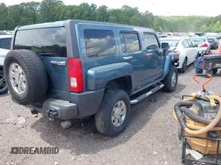 2007 Hummer H3 SUV with VIN 5GTDN13E078220713, listed as a IAAI auction lot 42122511 with 190,073 mi miles. Bid and sale history available at carsss.com. Image 4.