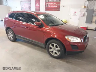 2011 Volvo XC60 3.2L with VIN YV4952DZ3B2211808, listed as a IAAI auction lot 41714842 with 202,236 mi miles. Bid and sale history available at carsss.com. Image 1.