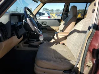 2000 Jeep Cherokee Police with VIN 1J4FF48S7YL196285, listed as a Copart auction lot 88966205 with 248,256 mi miles and Clean Title. Bid and sale history available at carsss.com. Image 7.