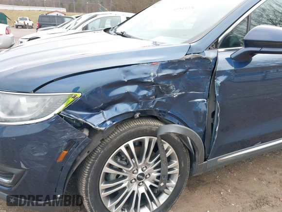 2017 Lincoln MKX Reserve with VIN 2LMPJ6LR4HBL26385, listed as a IAAI auction lot 41543226 with 59,562 mi miles. Bid and sale history available at carsss.com. Image 6.