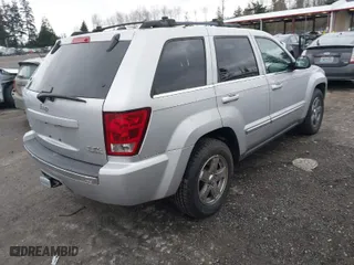 2005 Jeep Grand Cherokee Limited with VIN 1J4HR58285C638752, listed as a IAAI auction lot 41627430 with NaN miles. Bid and sale history available at carsss.com. Image 4.