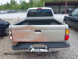 2003 Toyota Tacoma PreRunner z VIN 5TEGN92N23Z218412, wystawiony jako IAAI lot #41994813 z przebiegiem 334 799 mil mil oraz . Historia ofert i sprzedaży dostępna na DreamBid. Obrazek 16.