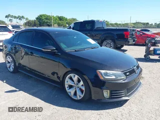 2014 Volkswagen Jetta GLI Edition 30 z VIN 3VW4S7AJ2EM230779, wystawiony jako IAAI lot #41757419 z przebiegiem 111 113 mil mil oraz . Historia ofert i sprzedaży dostępna na DreamBid. Obrazek 1.