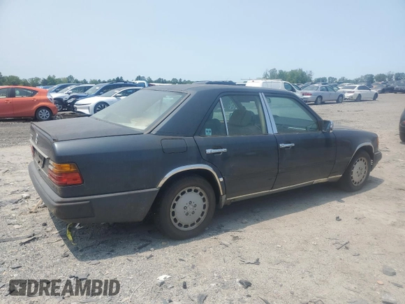 1986 Mercedes-Benz 300 E с VIN WDBEA30D8GA318345, выставлен на аукционе Copart как лот 59481785 с пробегом 47 646 миль миль и Чистый • Clean title. История ставок и продаж доступна на DreamBid. Изображение 3.