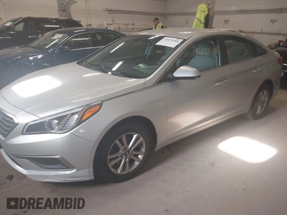 2017 Hyundai Sonata 2.4L with VIN 5NPE24AF8HH447863, listed as a IAAI auction lot 42039288 with 183,044 mi miles and . Bid and sale history available at carsss.com. Image 2.