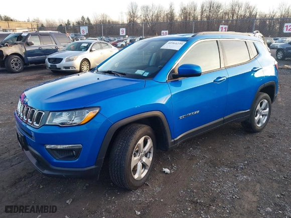 2020 Jeep Compass Latitude with VIN 3C4NJDBB4LT117516, listed as a IAAI auction lot 40964239 with 30,874 mi miles. Bid and sale history available at carsss.com. Image 2.