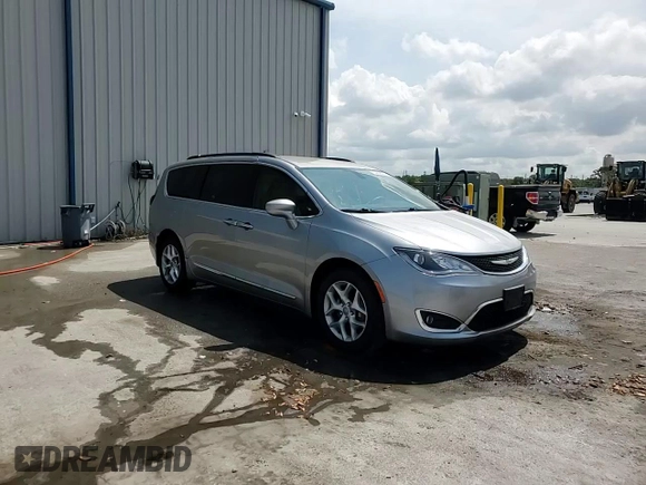 2017 Chrysler Pacifica Touring L z VIN 2C4RC1BG9HR832193, wystawiony jako Copart lot #55898585 z przebiegiem 30 958 mil mil oraz Szkoda całkowita • Salvage title. Historia ofert i sprzedaży dostępna na DreamBid. Obrazek 14.