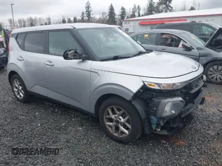2020 Kia Soul LX with VIN KNDJ23AU6L7010965, listed as a IAAI auction lot 41847094 with 131,975 mi miles. Bid and sale history available at carsss.com. Image 1.