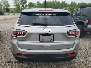 2017 Jeep Compass Latitude with VIN 3C4NJCBBXHT658541, listed as a Copart auction lot 55801725 with 54,567 mi miles and Salvage title. Bid and sale history available at DreamBid. Image 6.