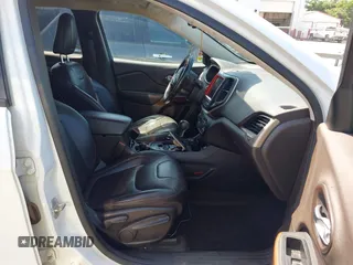 2015 Jeep Cherokee Trailhawk с VIN 1C4PJMBS5FW654399, выставлен на аукционе IAAI как лот 42550114 с пробегом 205 542 миль миль и . История ставок и продаж доступна на DreamBid. Изображение 5.
