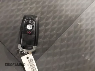 2022 Ford Escape SE z VIN 1FMCU9G69NUB98928, wystawiony jako IAAI lot #41074945 z przebiegiem 8 479 mil mil oraz . Historia ofert i sprzedaży dostępna na DreamBid. Obrazek 11.