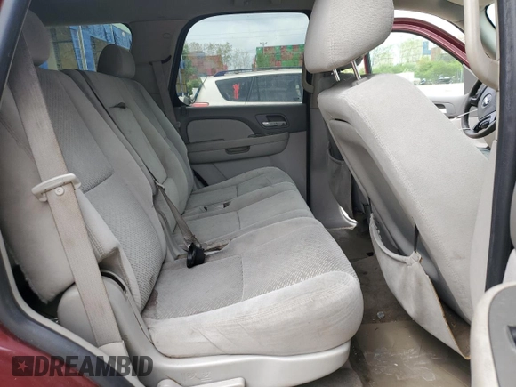 2008 Chevrolet Tahoe 2LT z VIN 1GNFC13068J148704, wystawiony jako Copart lot #54614815 z przebiegiem 229 570 mil mil oraz Czysty tytuł • Clean title. Historia ofert i sprzedaży dostępna na DreamBid. Obrazek 11.